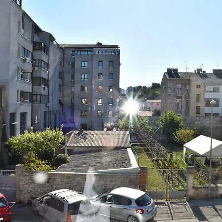 - Apartman Essa Appartement Pula
