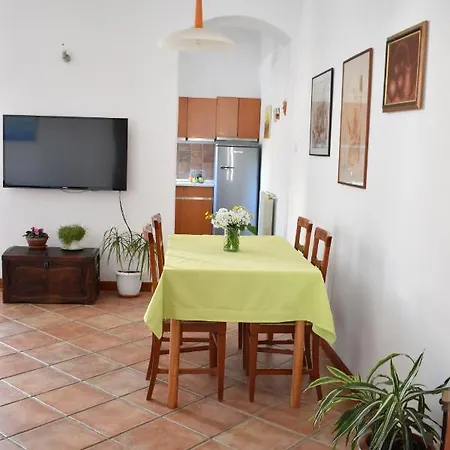 - Apartman Essa * Pula